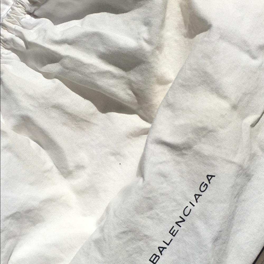 BALENCIAGA TAN SUEDE MOTO BAG - Picture 4 of 10
